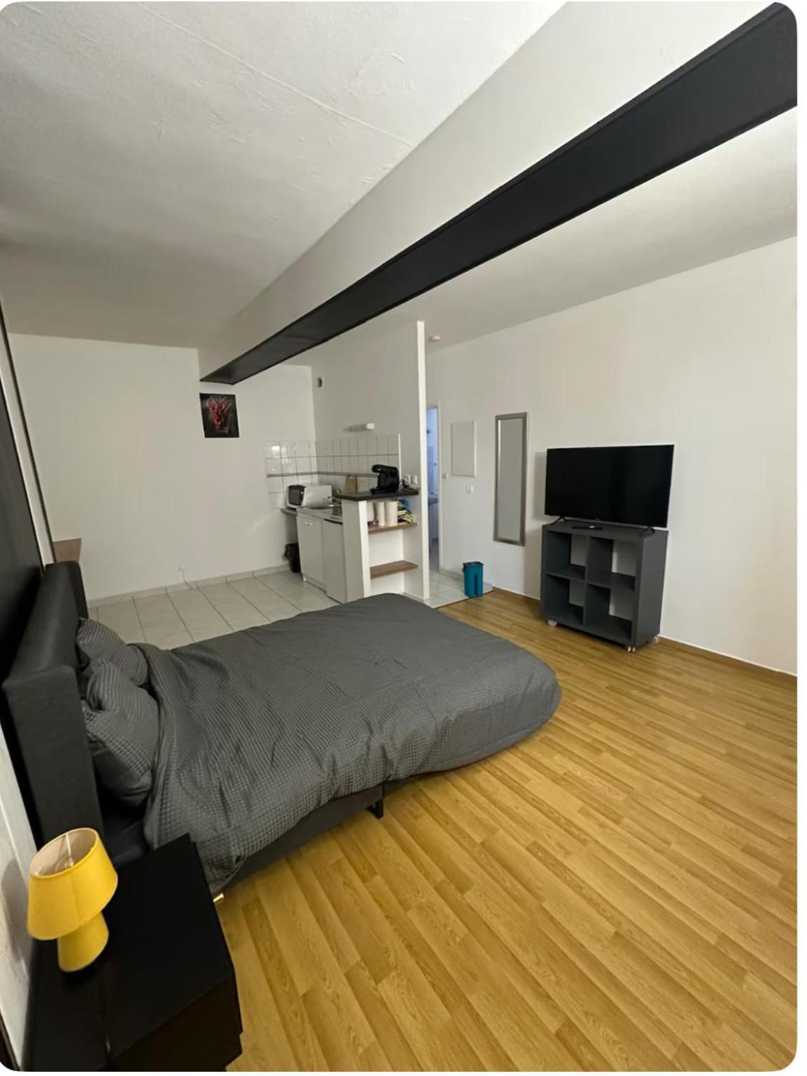 Studio76 Rouen Luaran gambar